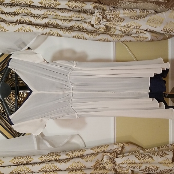 Dress - Picture 2 of 4